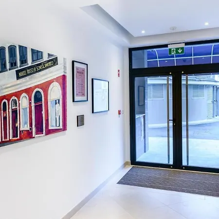 Gibraltar Central Suites Apartment