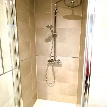 Gibraltar Central Suites * Gibraltar