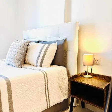 Gibraltar Central Suites Apartment